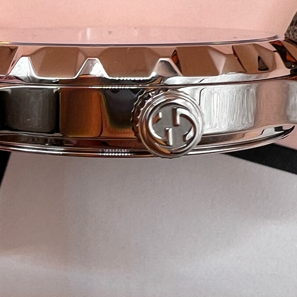 Gucci - G Timeless Tiger Watch - Picture 7 of 15